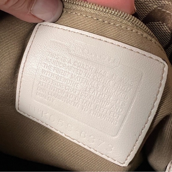 Vintage Coach SoHo Bag monogram canvas and leather, hang tag excellent condition - Picture 15 of 17